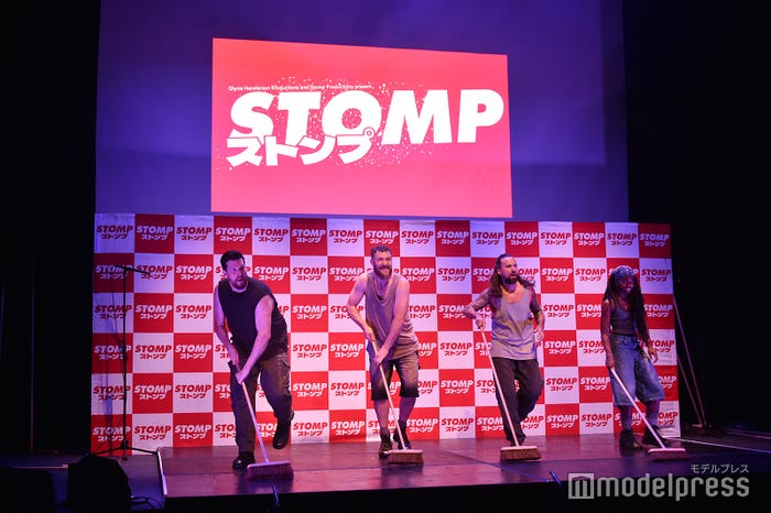 STOMPパフォーマンスの様子(C)モデルプレス