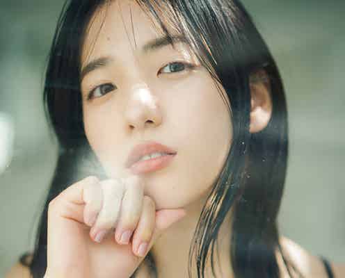 AKB48下尾みう、美バスト&大人びた表情で魅了「ヤンマガ」初登場