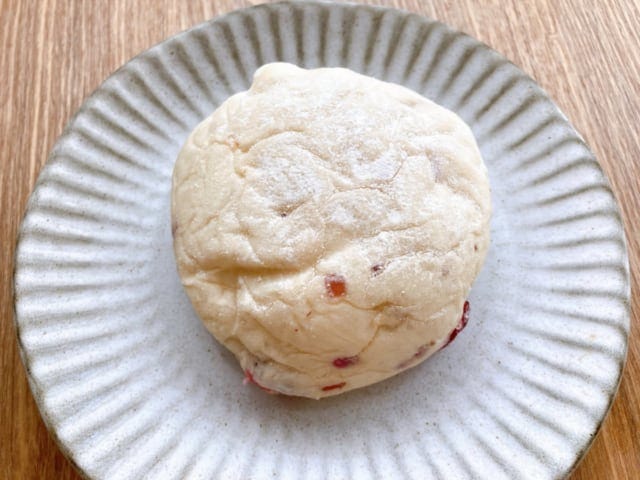 もっちり食感の白いパン生地