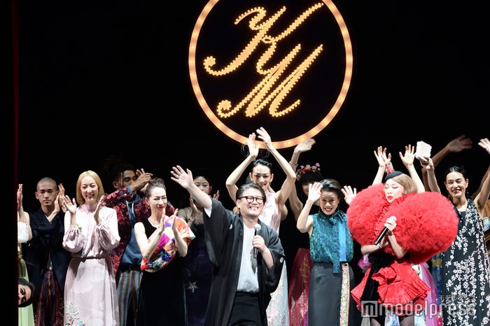 「春はあけぼの、夏は夜、秋は夕暮れ、冬はつとめて…IT’S SHOW TIME」(C)モデルプレス