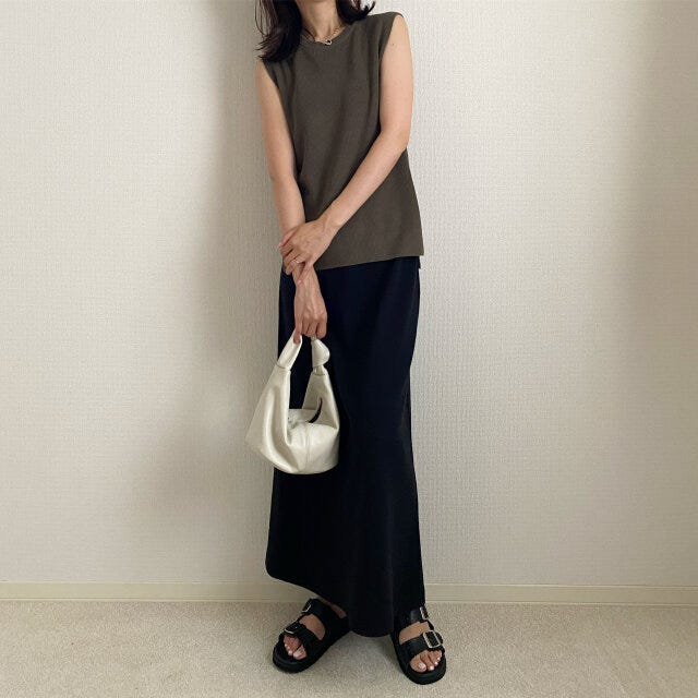 フレンチスリーブセーター　ロングスカート　OKコーデ