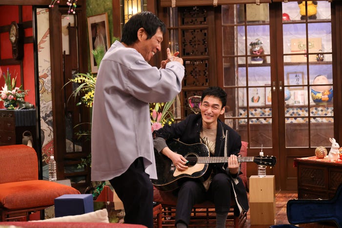 明石家さんま、草なぎ剛 (C)カンテレ・フジテレビ