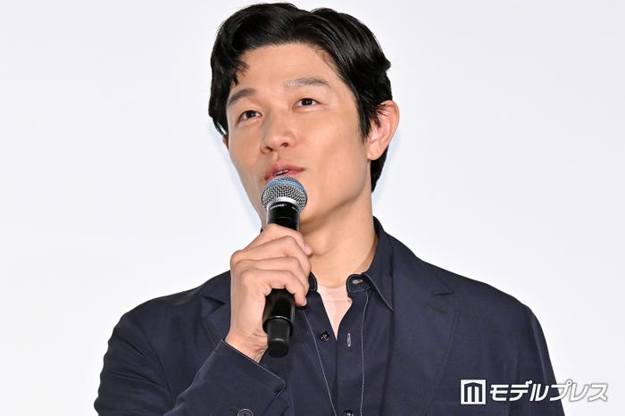 鈴木亮平(C)モデルプレス