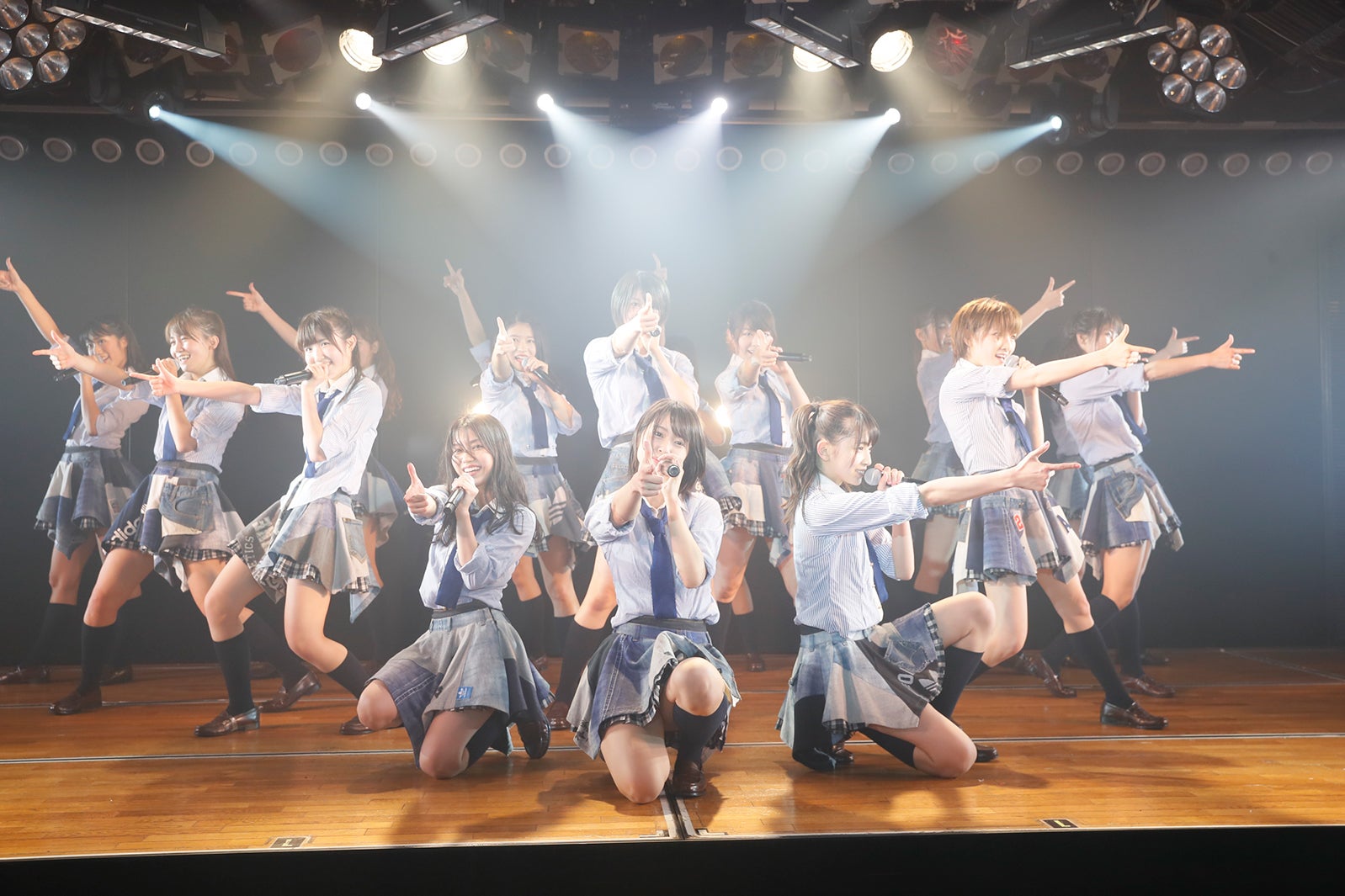 井上ヨシマサ「神曲縛り」公演（C）AKS