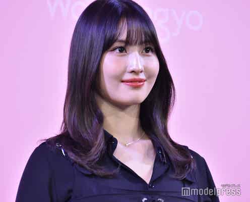 TWICEモモ、ミニワンピ姿で美脚披露 美の秘訣は「冷蔵庫」