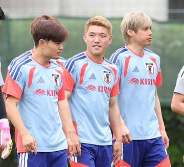 堂安 W杯で初10番「覚悟を持って準備」 名波、俊輔ら背負ったエースナンバーに「自分を褒めたい」
