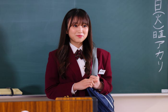 矢吹奈子 「コンビニ★ヒーローズ ~あなたのSOSいただきました!!~」より(C)関西テレビ