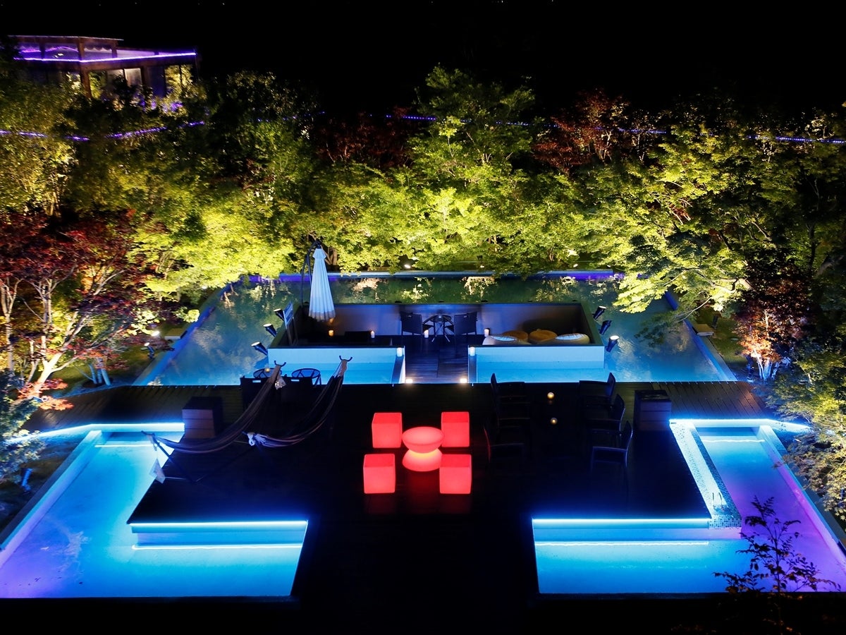 長崎・ホテル南風楼「水盤テラス」が幻想的すぎる！雲の上にいるような空間で足湯を堪能