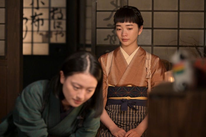 上坂樹里、見上愛「風、薫る」第73話(C)NHK