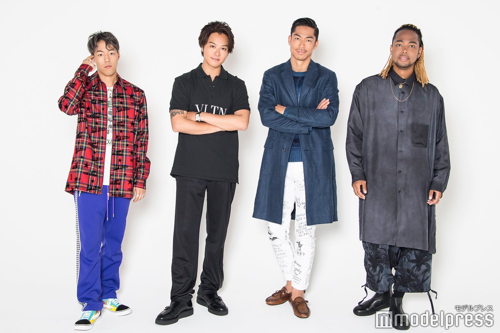 （左から）世界、TAKAHIRO、AKIRA、NESMITH （C）モデルプレス