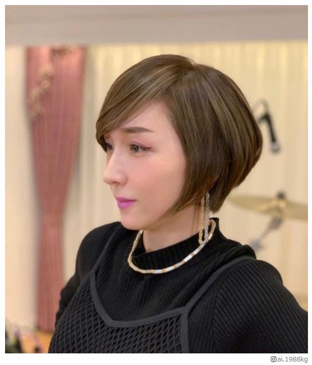 加護亜依、ハンサムショートの新ヘアに絶賛の声 ピンクリップで雰囲気ガラリ