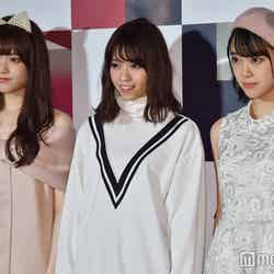 レッドカーペットイベントには「EMODA」「MOMA」の衣装で登場／左から：松村沙友理、西野七瀬、堀未央奈 （C）モデルプレス