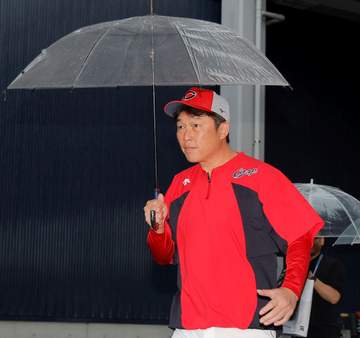 広島・新井監督 「ちょっと雨が多いけどね。こればっかりはしょうがないから」ターノックの中継ぎ「問題ない」【一問一答】