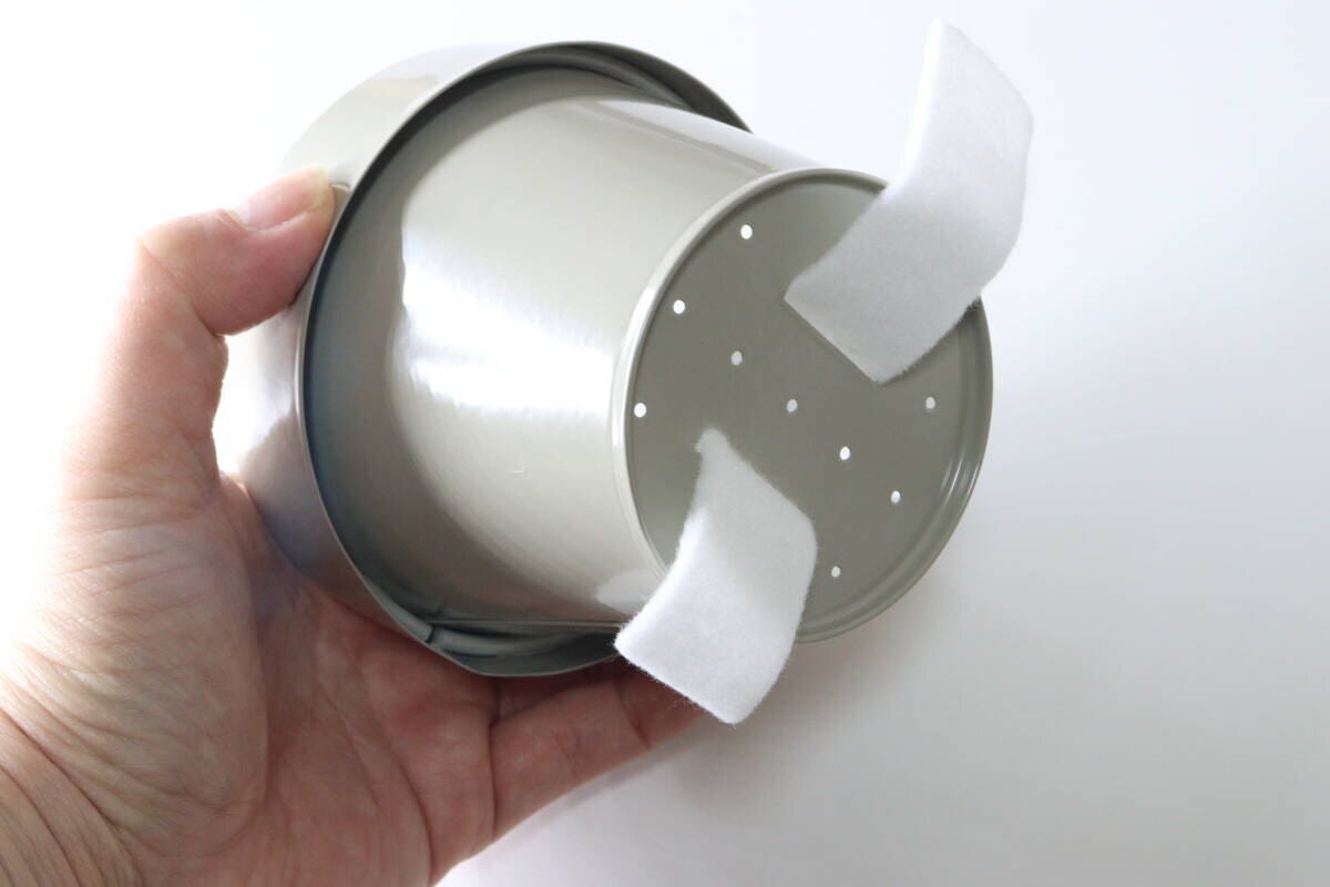 ダイソーの底面給水ポット（ベーシック）の裏面