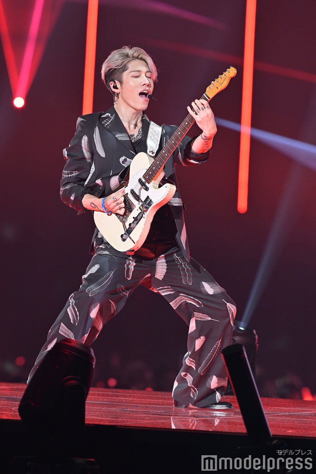 MIYAVI、ULTRAMANとの豪華コラボに会場騒然 「ANGEL CHAMPAGNE」が限定 