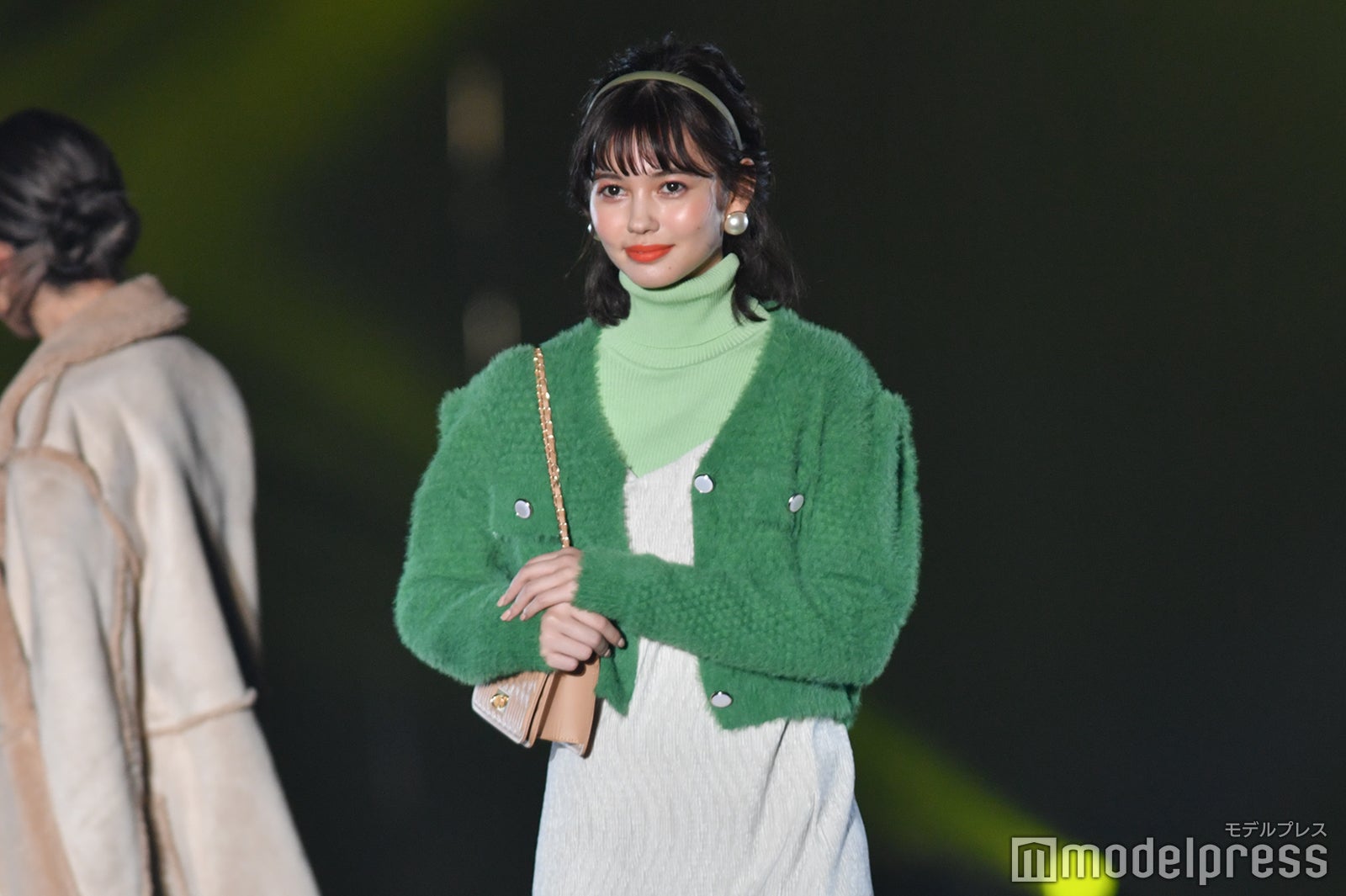 現役理科大生モデル・村上愛花、パーソナルカラー“春”コーデをキュートに着こなし＜TGC 北九州 2022＞