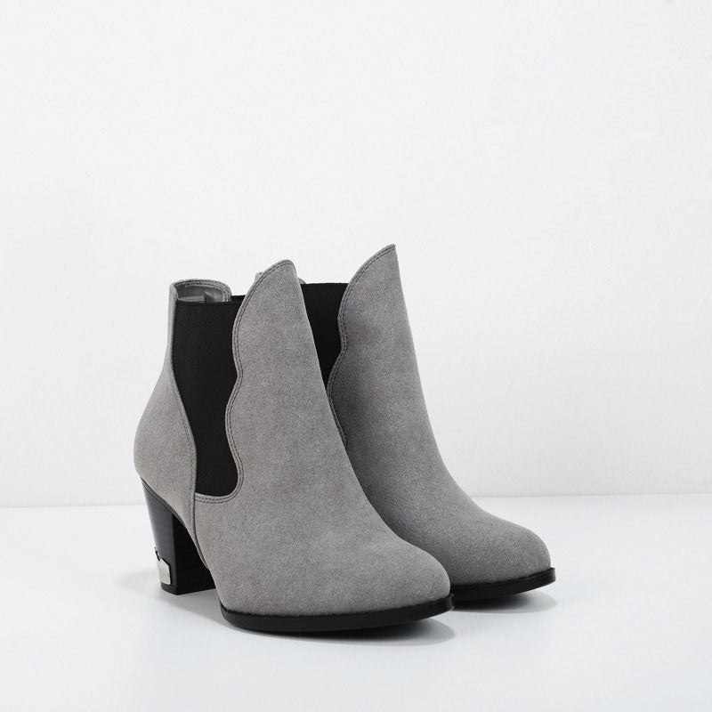 チェルシーヒールブーツ「CHARLES & KEITH」9,612円（税込）／画像提供：CHARLES & KEITH