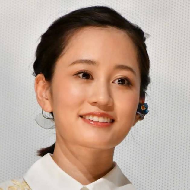 前田敦子 美しい横顔shotに絶賛の声 輪郭が綺麗すぎて 見惚れました モデルプレス