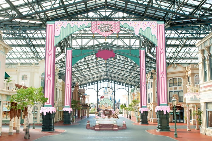 ワールドバザール内のスウィーツのフォトロケーション(C)Disney