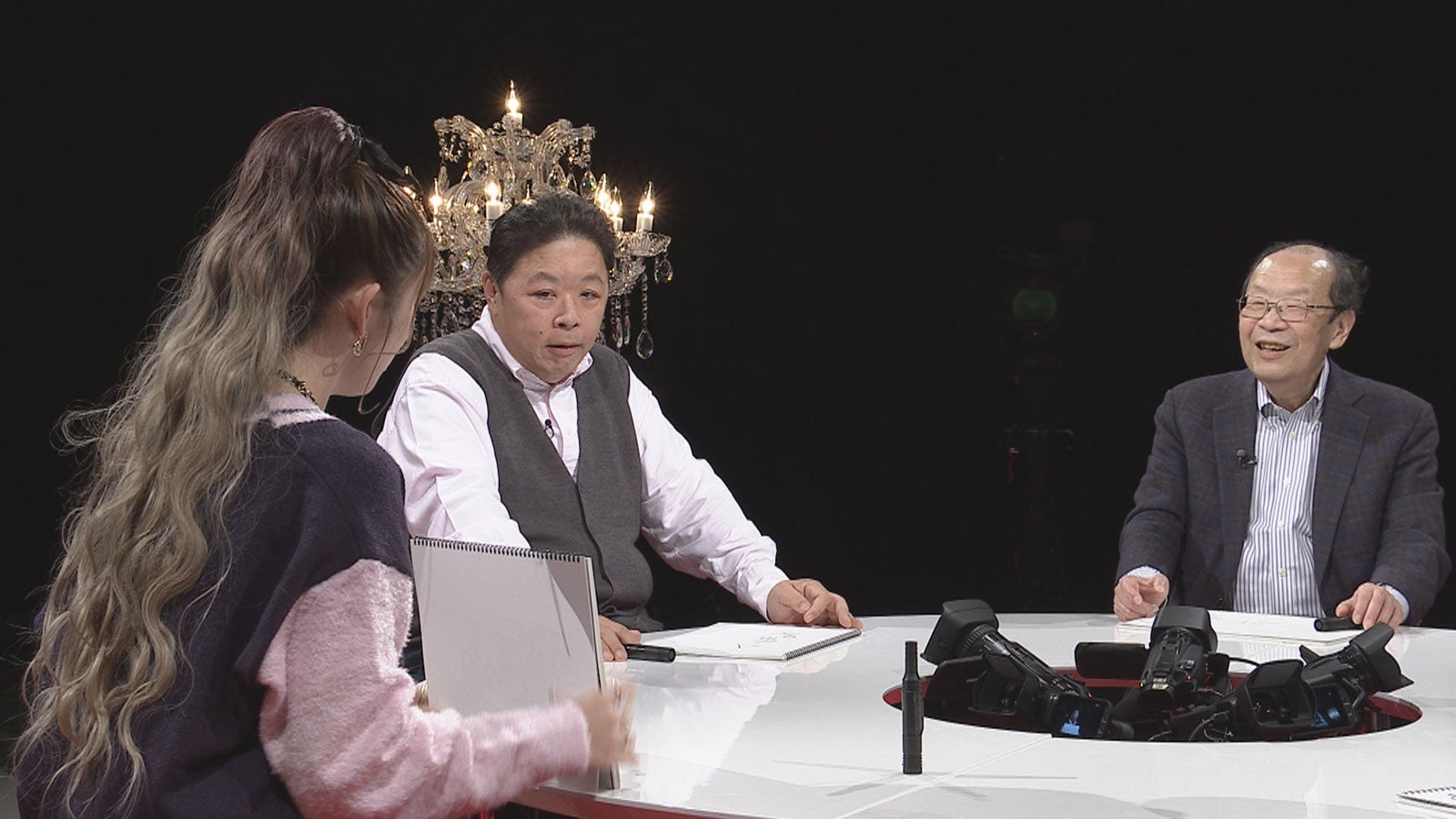 ゆうちゃみ、伊集院光、金田一秀穂（C）読売テレビ