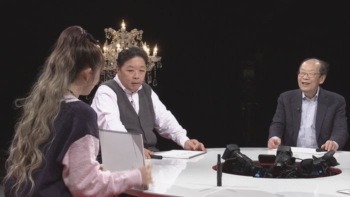 ゆうちゃみ、伊集院光、金田一秀穂(C)読売テレビ