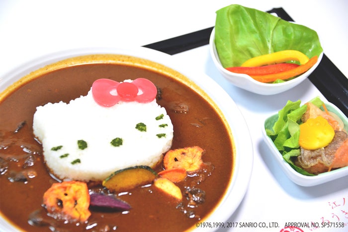 はろうきてぃ茶寮 特製カレー1,280円 (税抜)(C)1976,1999,2017 SANRIO CO.,LTD.APPROVAL NO.SP571558