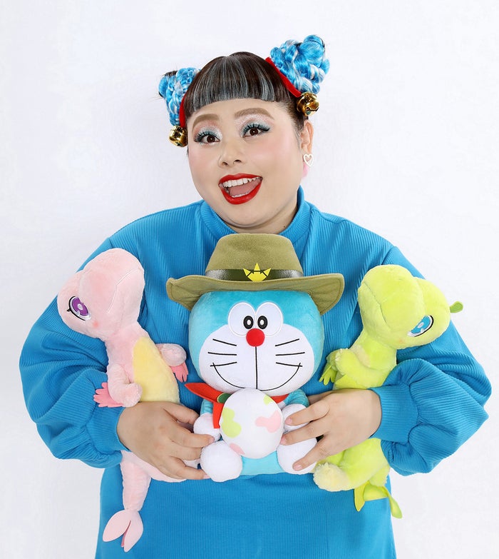 渡辺直美 映画 ドラえもん ゲスト声優に決定 青髪の ドラえもんスタイル 披露 モデルプレス 渡辺直美 映画 ドラえもん ゲスト声優に決定 青髪の ドラえもんスタイル 披露 モデルプレス