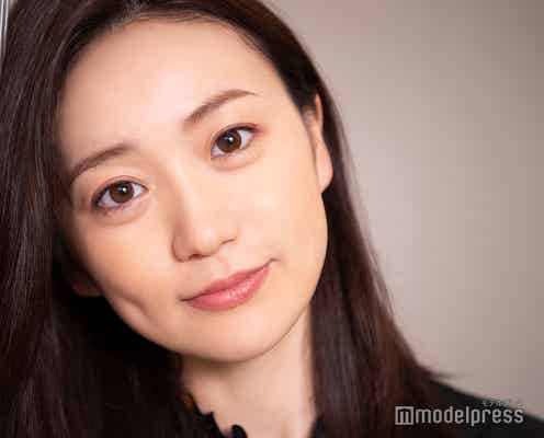<大島優子「七人の秘書」インタビュー>“新しい日常”で変化したドラマへの思い 都知事秘書役のファッション・ヘアのポイントは?