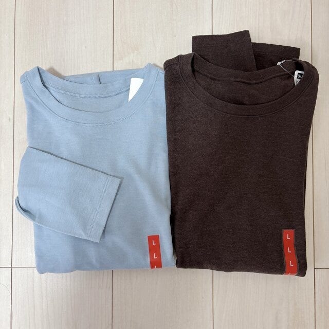GUウォームスムースクルーネックTのライトブルーとダークブラウン