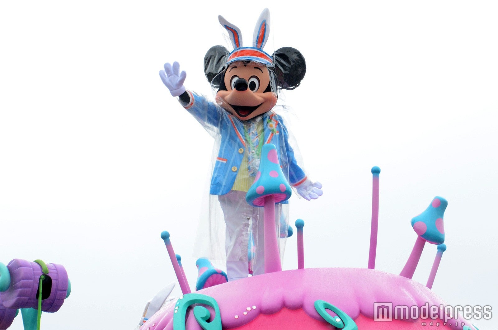 「ヒッピティ・ホッピティ・スプリングタイム」雨天バージョン（C）モデルプレス