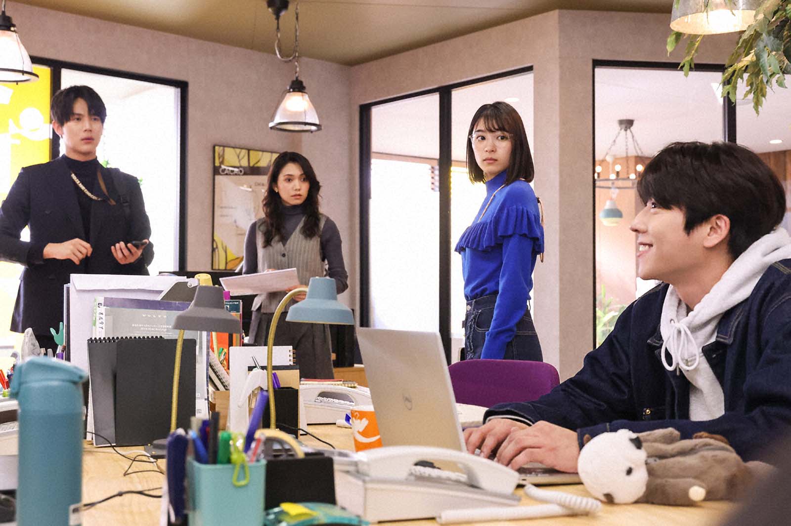 中川大志、二階堂ふみ、鳴海唯、チェ・ジョンヒョプ「Eye Love You」第4話より（C）TBS／撮影：高橋裕子