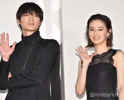 綾野剛、初の女優撮影は北川景子 ソロショットに「女神」「映画のワンシーンみたい」の声
