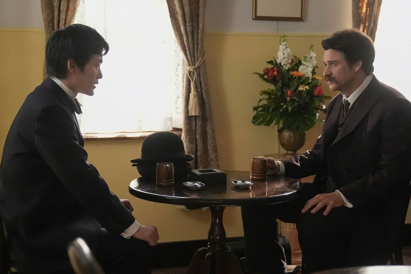 杉田雷麟、トミー・バストウ「ばけばけ」第118話（C）NHK