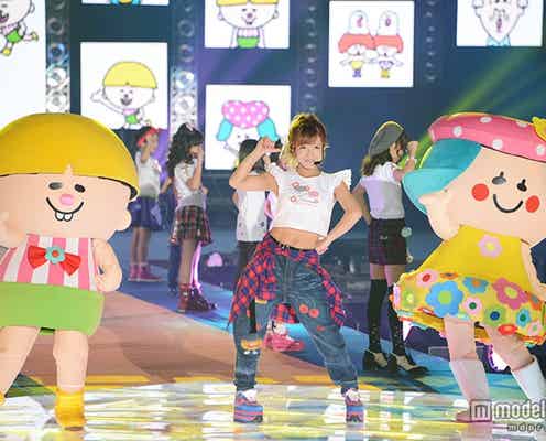辻希美、へそ出しコーデで登場 ダンスパフォーマンスにキッズが熱視線<JuniAward 2015 A/W>