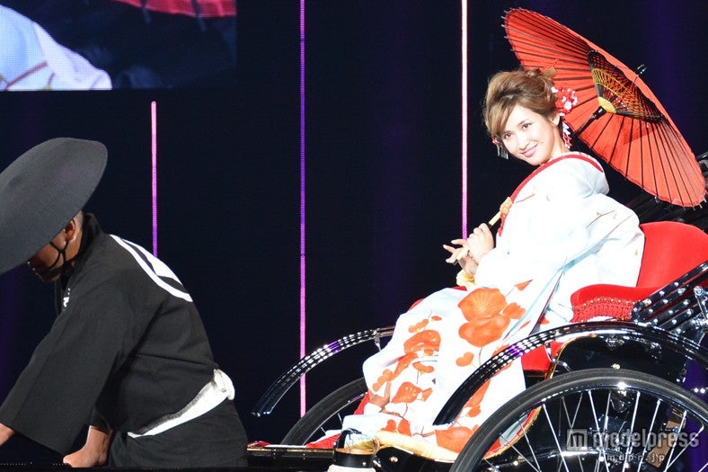 紗栄子、しっとりとした和装で“大人の色気”を振りまく