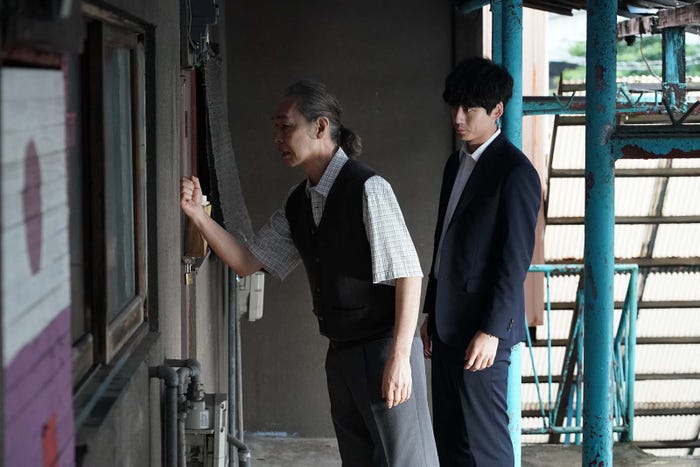 坂口健太郎ら「CODE―願いの代償―」第2話より(C)読売テレビ・日本テレビ