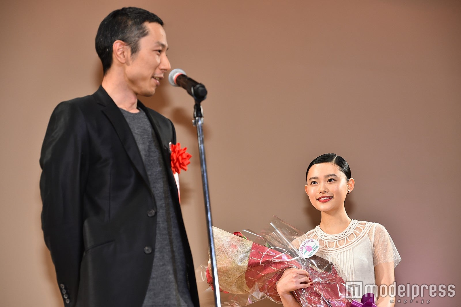 杉咲花（右）（C）モデルプレス