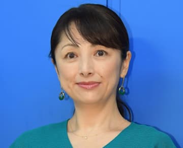 「こんな大きい娘さんのママなの」櫻井淳子、18歳になった娘と鎌倉に 薄化粧でも綺麗「大きくなった」「美しい」