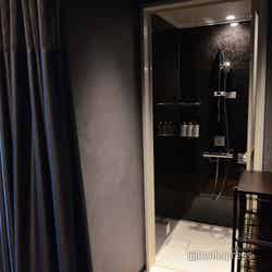 2階にはシャワールームもあり/メルキュール東京羽田エアポート(C)モデルプレス