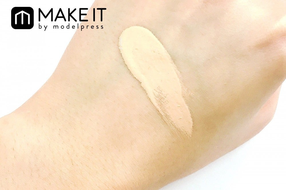 コフレドール／ヌーディカバー モイスチャーリクイドUV テクスチャー (C)メイクイット