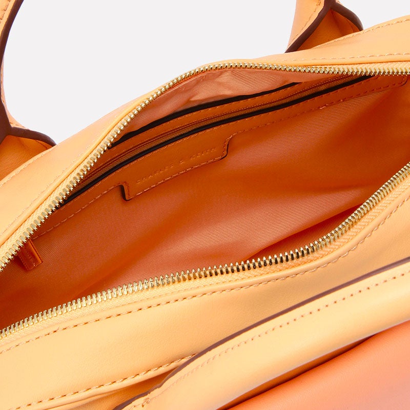 デュオトーンハンドバッグ「CHARLES & KEITH」6,210円（税込）／画像提供：CHARLES & KEITH OFFICIAL ONLINE STORE