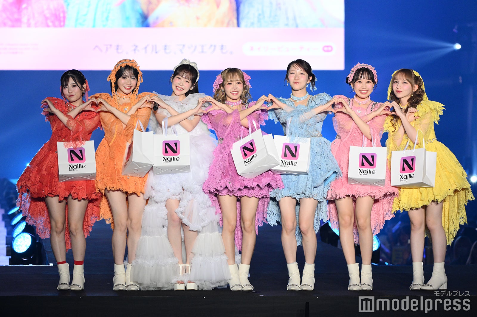 FRUITS ZIPPER櫻井優衣、サプライズでソロデビュー曲披露 鎮西寿々歌が