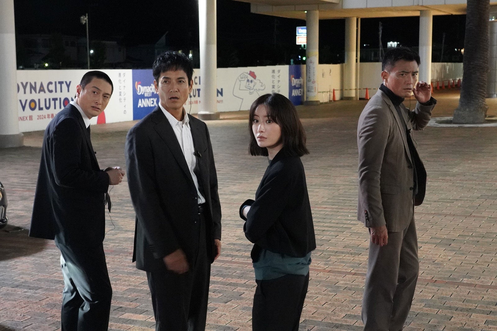 （左から）JP、沢村一樹、松本まりか、徳重聡「トクメイ！警視庁特別会計係」第2話（C）カンテレ