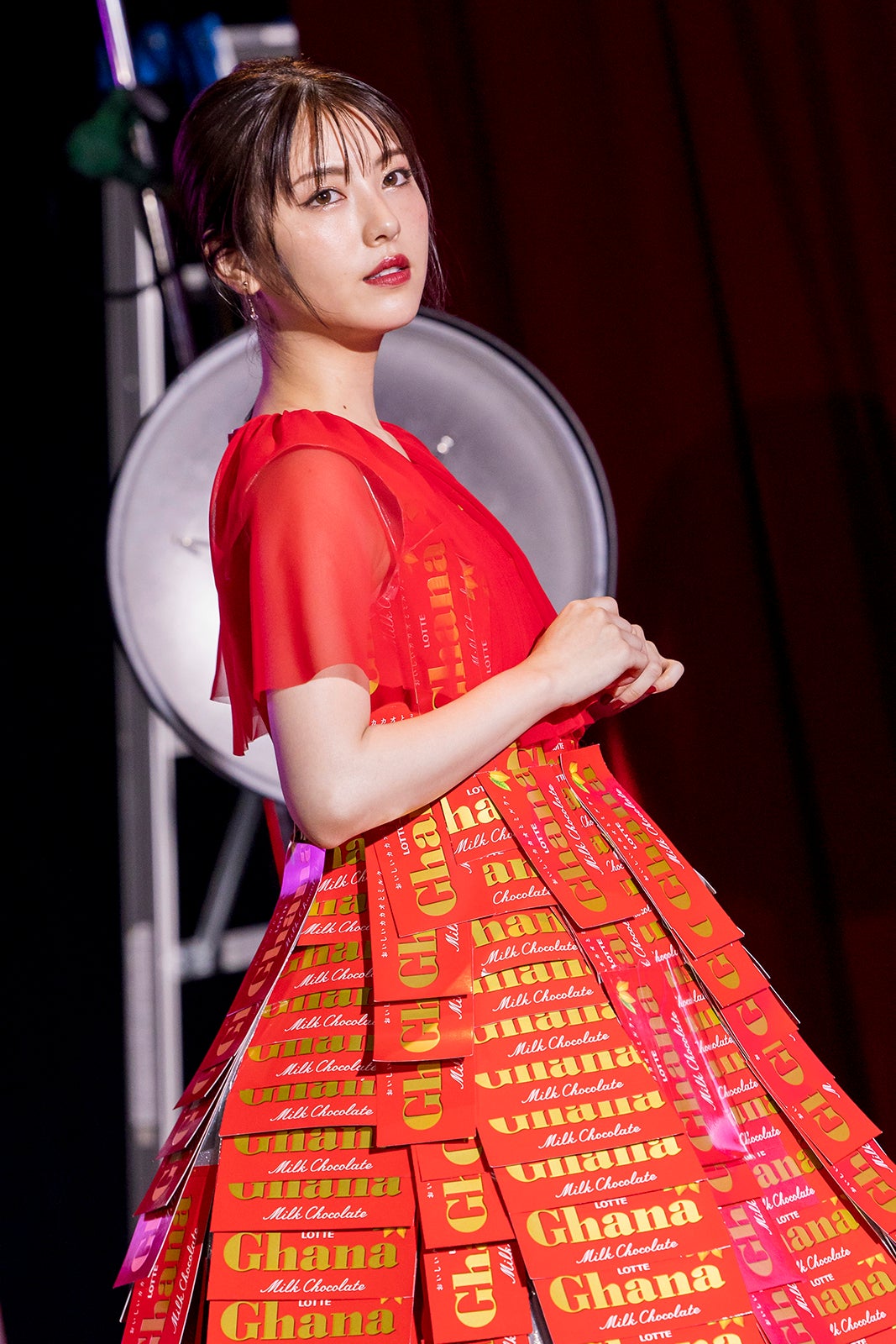 浜辺美波／新WEB動画メイキングより（提供写真）