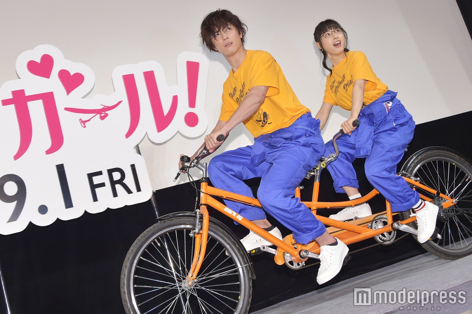 間宮祥太朗、土屋太鳳／2017年撮影 （C）モデルプレス