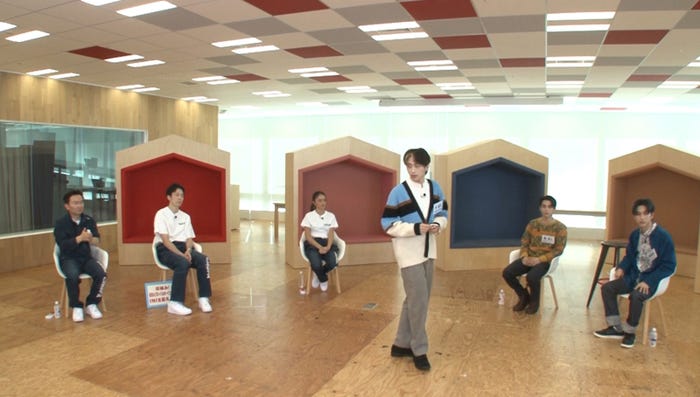 かまいたち、みちょぱ、INI(C)吉本興業