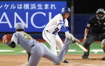 DeNA・勝又 大暴れ4打点＆猛打賞も自身初 戦力外、野手転向、育成の苦労人「夢みたいな気持ち」