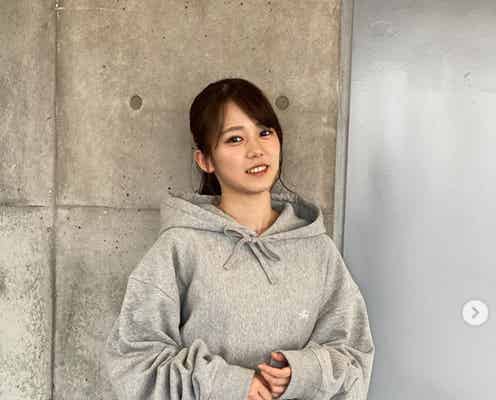 「ボンビーガール」で話題・川口葵、太ももチラリ“彼女感”ショット公開「足細すぎ」「似合ってる」と反響