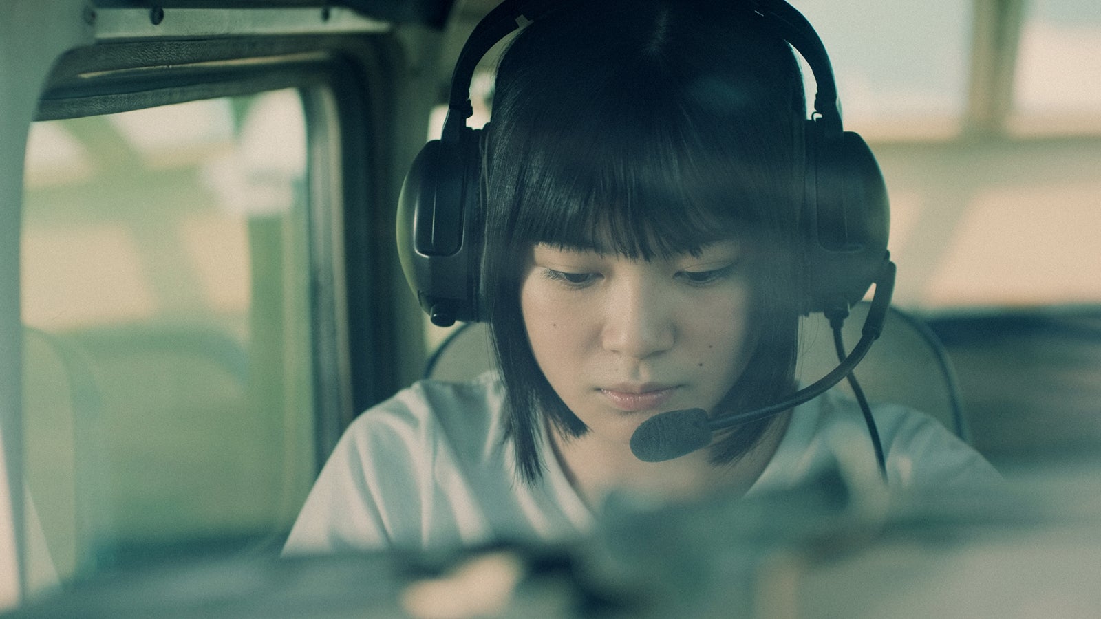 吉田美月喜出演CM「夢のフライト」篇より（提供写真）