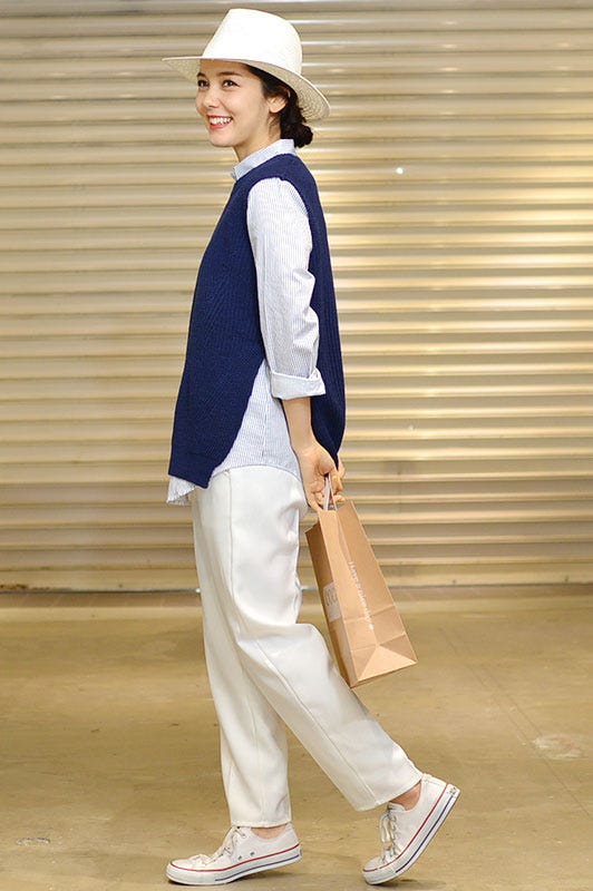 ピンストライプコットンシャツ「coca」2,490円(税込)/画像提供:coca